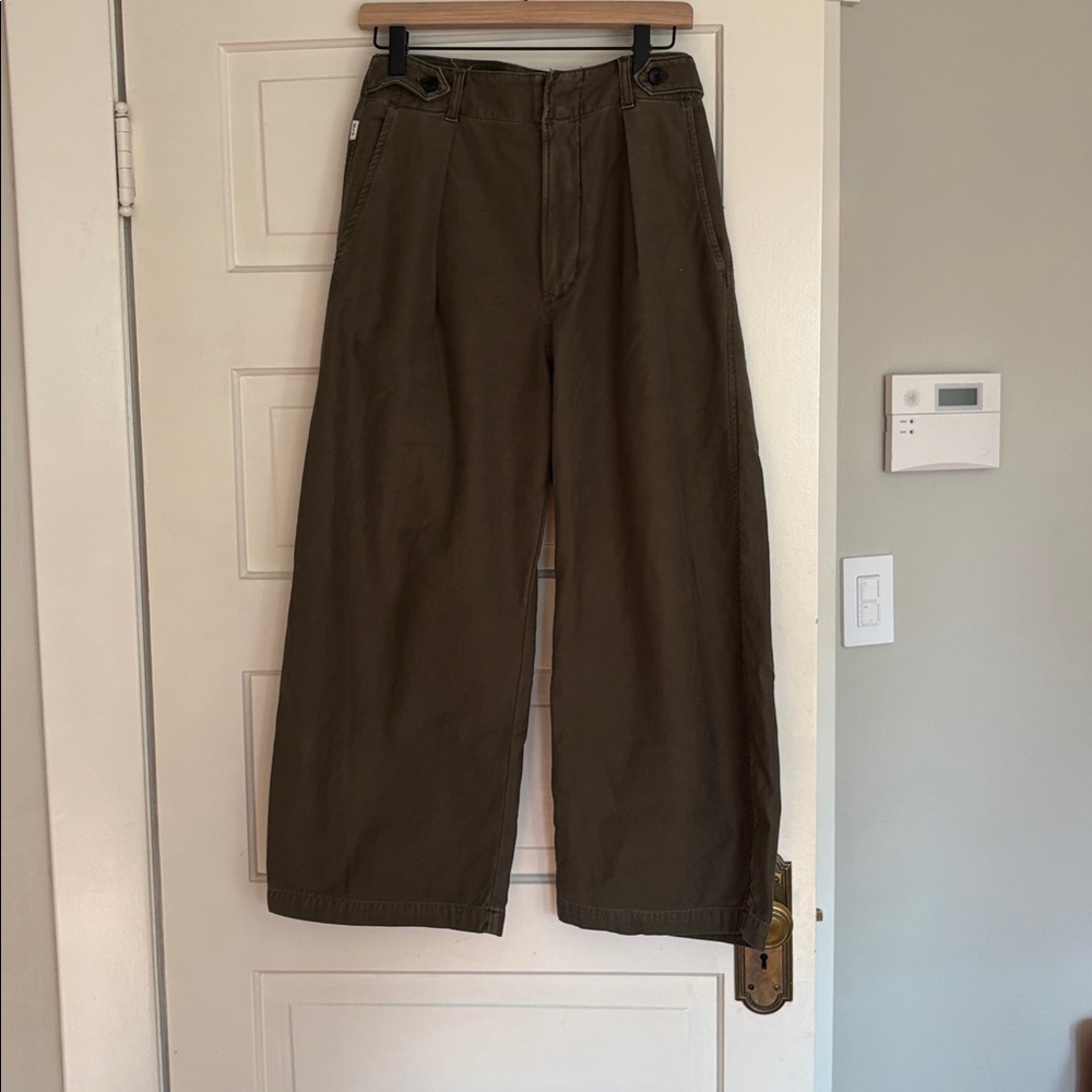 Cara pleated high waisted crop pants